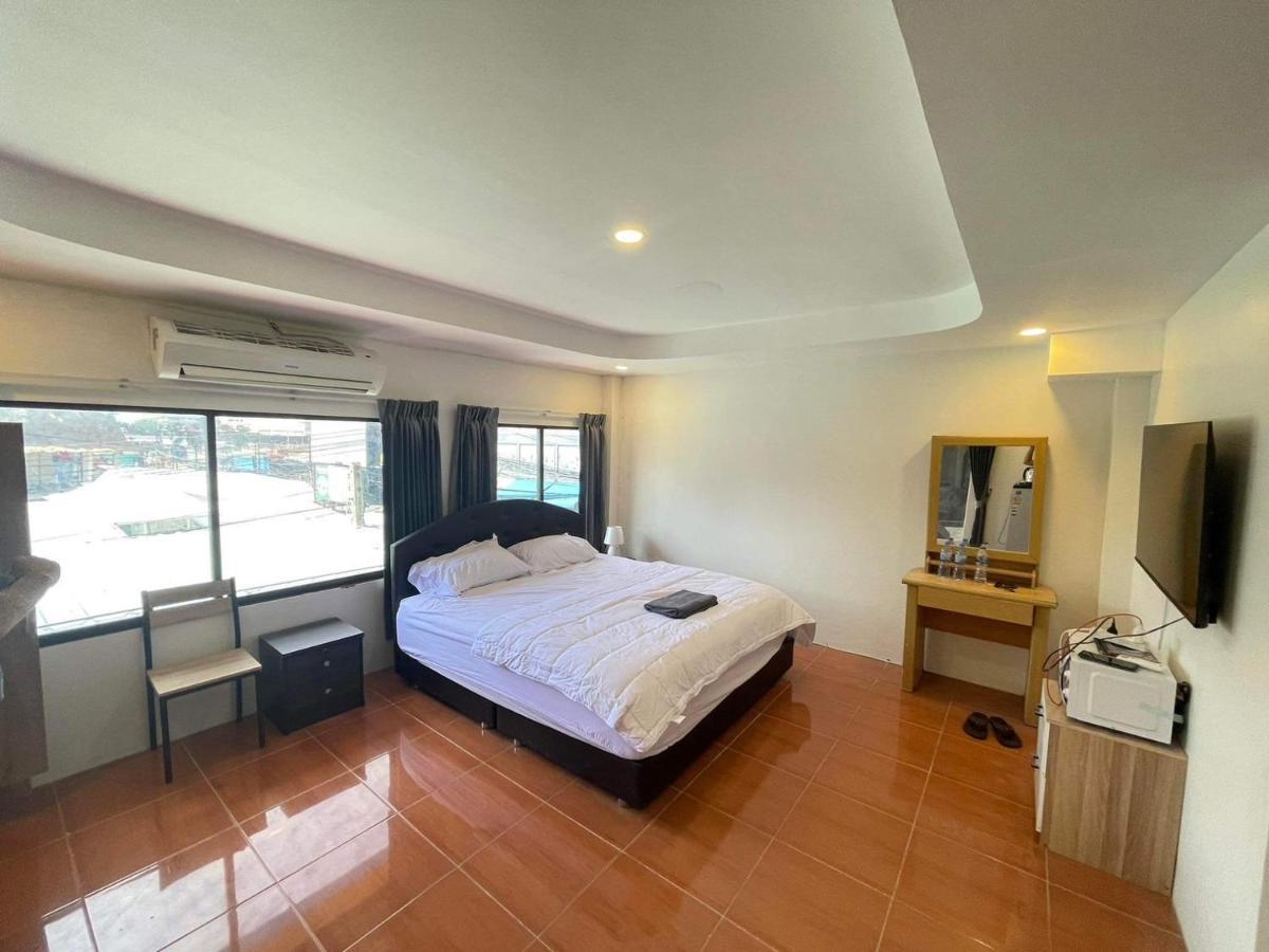 The Sports Lounge Hotel Pattaya Exterior photo